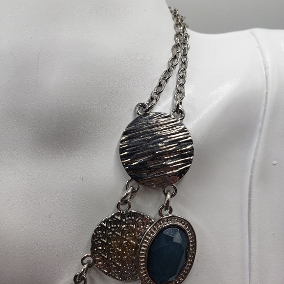 🥳Host Pick🥳 Silvetone Fashion Dbl Strand 20" Adj. w/ Dark Blue Cabachons - Picture 4 of 9